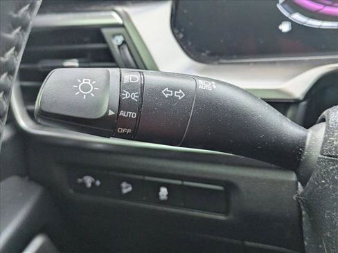 Used 2024 Kia Telluride S FWD image 7