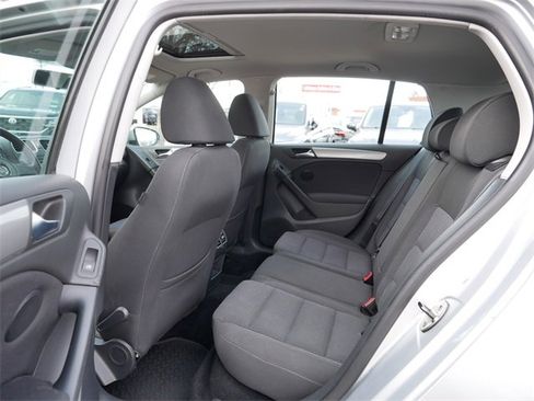 Used 2012 Volkswagen Golf 4-Door image 17