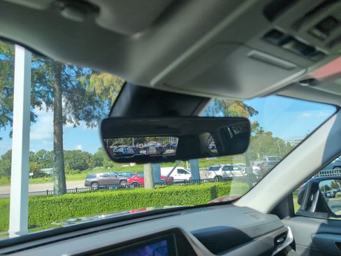 Certified 2026 Toyota Highlander XLE AWD/4WD image 27