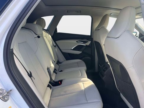 Used 2025 Audi Q5 Premium Plus w/ Premium Plus image 8