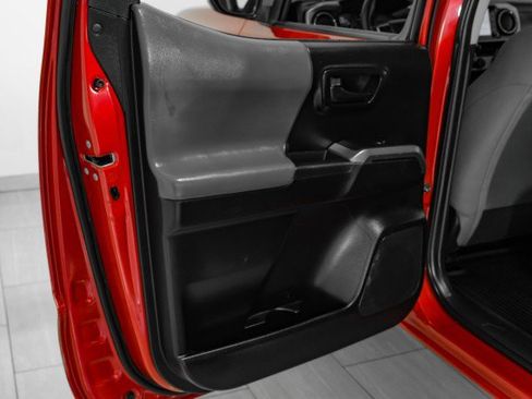 Used 2021 Toyota Tacoma SR5 image 40