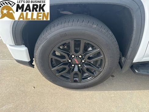 Used 2025 GMC Sierra 1500 Elevation AWD/4WD image 7