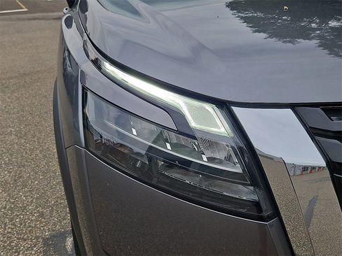 Certified 2023 Nissan Pathfinder S image 11