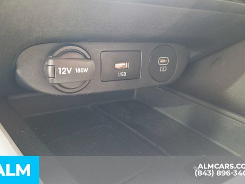 Used 2024 Hyundai Elantra Limited FWD image 11