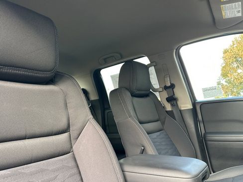 Certified 2024 Nissan Frontier SV w/ Graphics Package image 18