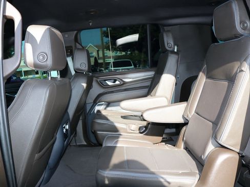 Used 2022 GMC Yukon XL Denali AWD/4WD image 27