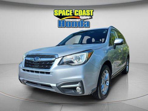 Used 2017 Subaru Forester 2.5i Touring AWD/4WD image 10