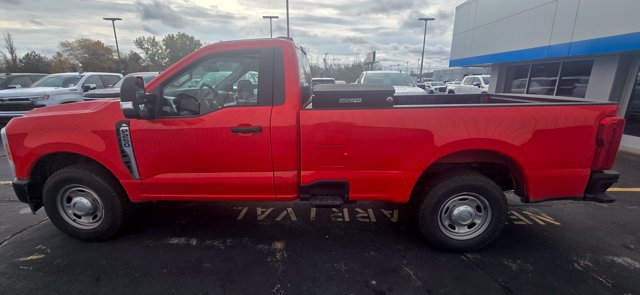 Used 2023 Ford F250 XL RWD image 2