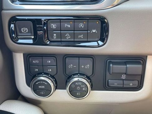 New 2026 GMC Yukon Denali w/ Denali Reserve Package AWD/4WD image 19