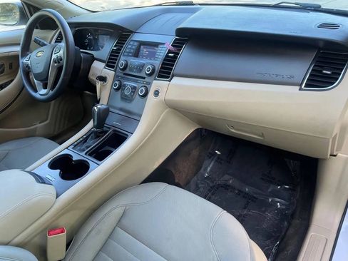 Used 2018 Ford Taurus SE image 9