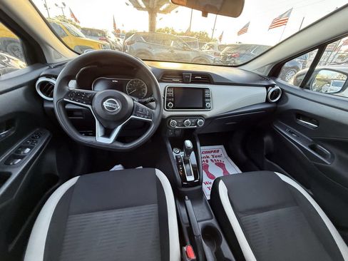 Used 2021 Nissan Versa SV image 6