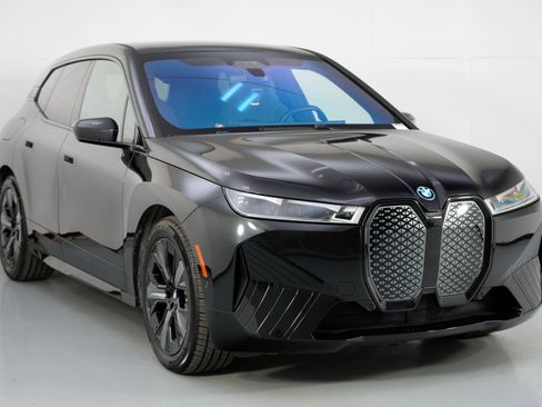 Used 2023 BMW iX M60 w/ Executive Package image 56