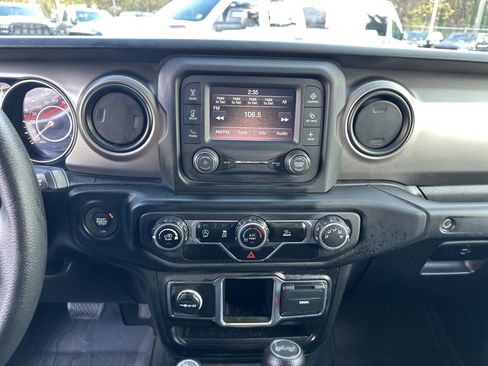 Used 2021 Jeep Wrangler Unlimited Sport image 32