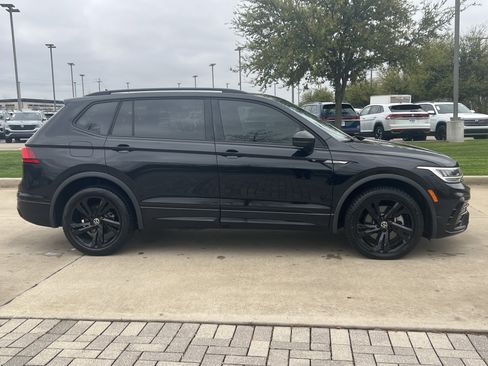 Certified 2023 Volkswagen Tiguan SE R-Line image 11