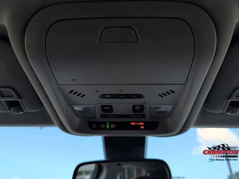 Used 2019 Chevrolet Equinox Premier FWD image 27