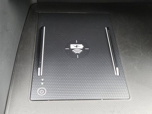 Used 2025 Honda Pilot Touring image 9