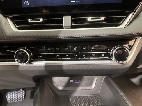 New 2026 Chevrolet Equinox LT w/ Convenience Package II image 13