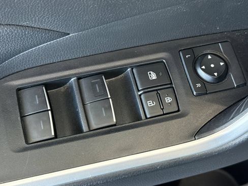 Used 2024 Toyota RAV4 XLE FWD image 18