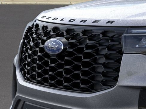 New 2026 Ford Explorer ST-Line w/ ST-Line Street Pack image 17