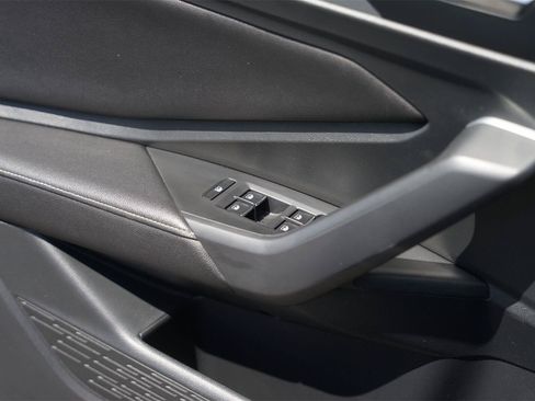 Used 2022 Volkswagen Jetta SE FWD image 29