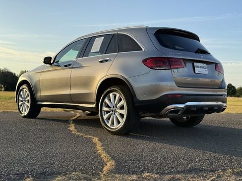 Used 2020 Mercedes-Benz GLC 300 w/ Parking Assistance Package image 4