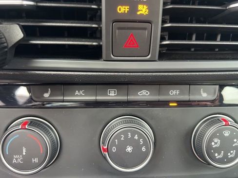 Used 2024 Volkswagen Jetta Sport FWD image 6