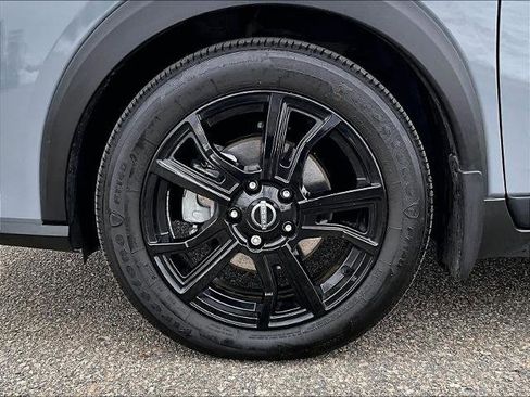 Certified 2024 Nissan Kicks SV image 7