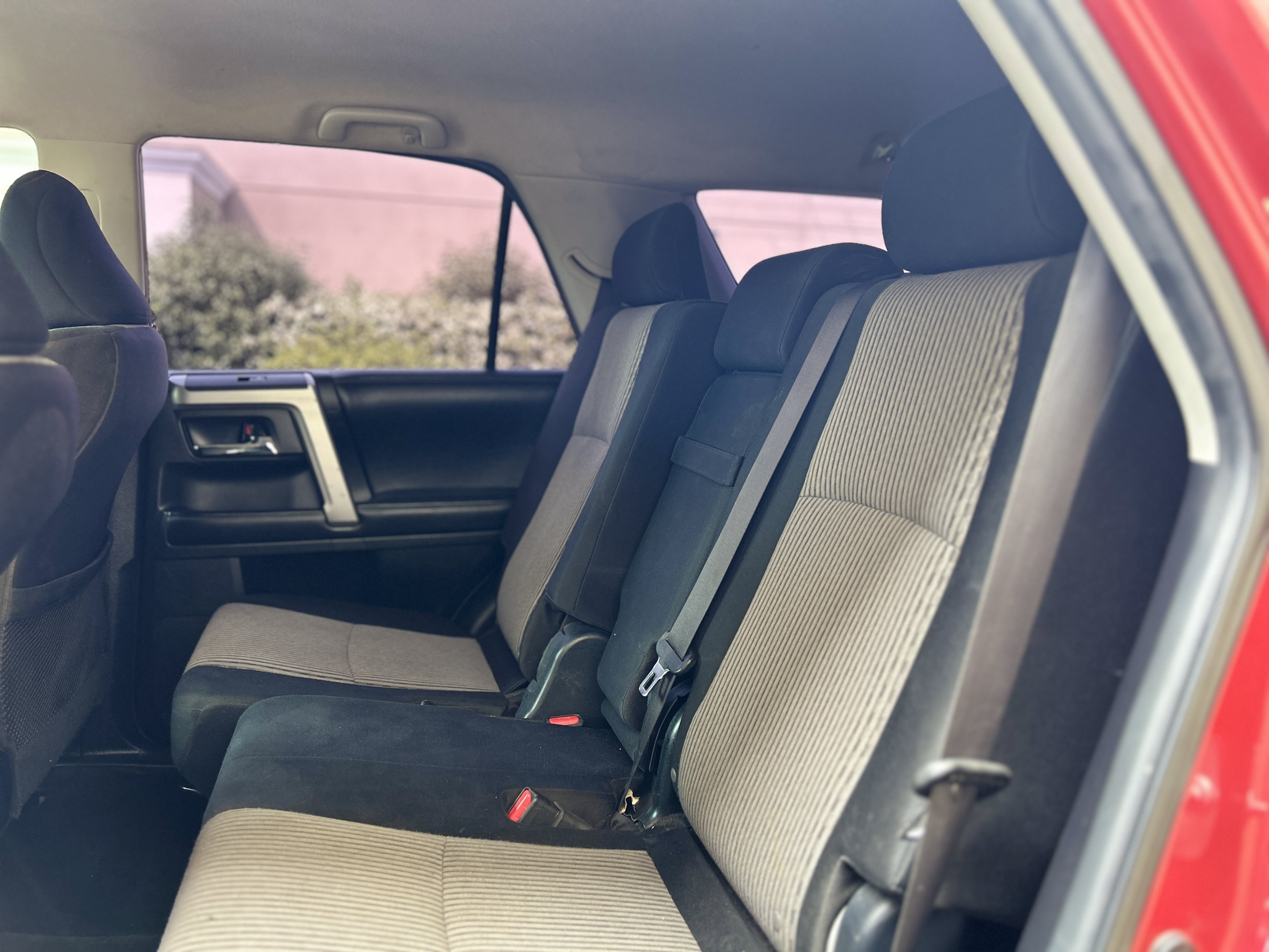 Used 2015 Toyota 4Runner SR5 AWD/4WD image 18