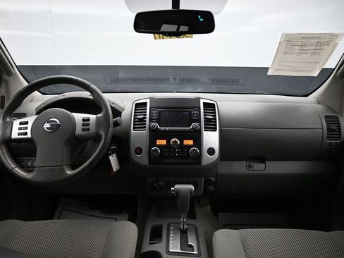 Used 2016 Nissan Frontier SV w/ SV Value Truck Package AWD/4WD image 12