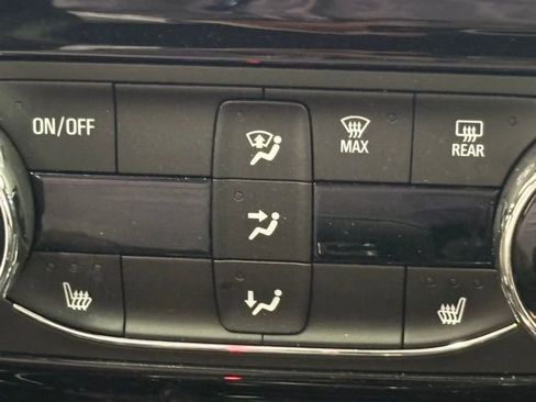 Used 2025 Chevrolet Trax RS w/ Driver Confidence Package image 25