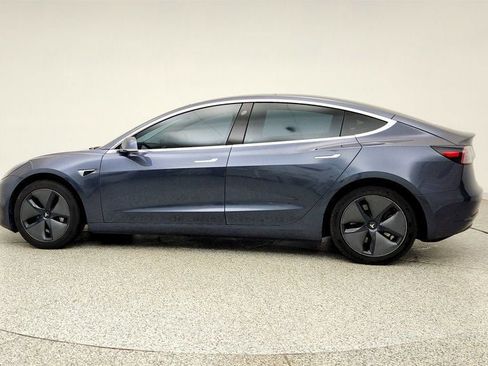 Used 2020 Tesla Model 3 Standard Range RWD image 8