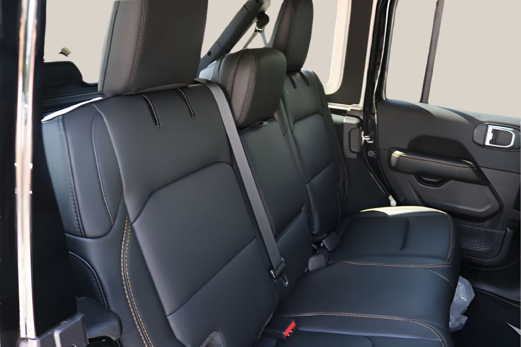 New 2026 Jeep Wrangler Unlimited Sahara AWD/4WD image 19