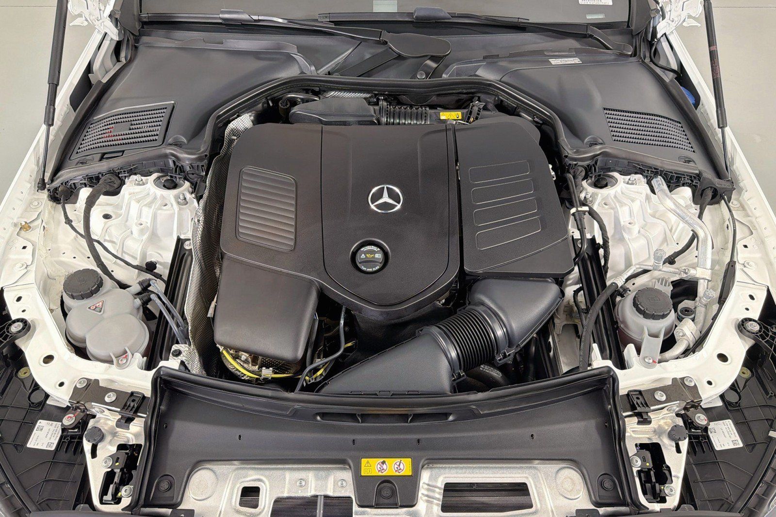 Used 2024 Mercedes-Benz C 300 Sedan image 12