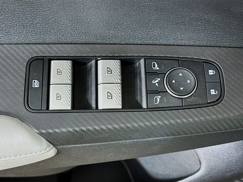 Used 2024 Mitsubishi Outlander SEL image 15