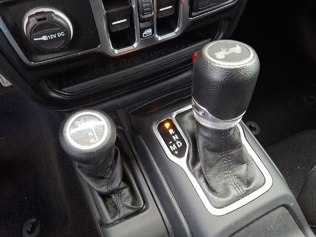 Used 2023 Jeep Wrangler Unlimited Sport AWD/4WD image 14
