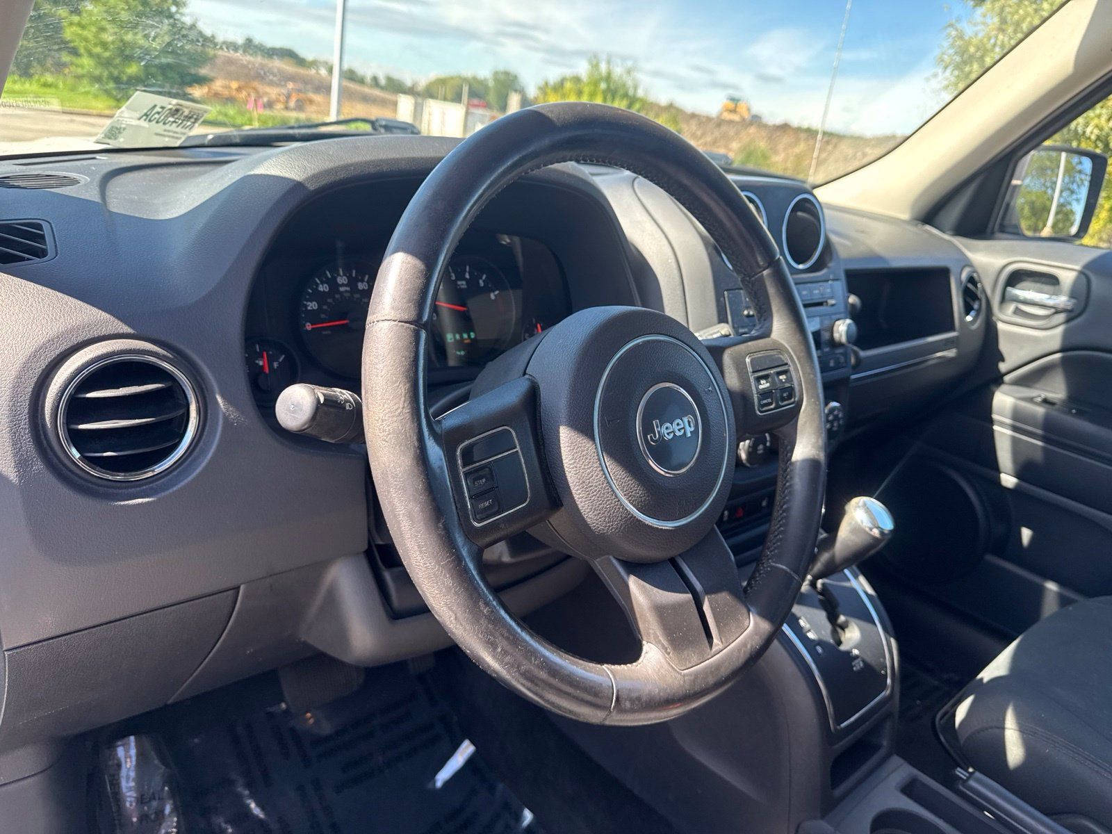 Used 2012 Jeep Patriot Latitude w/ Sun/Sound Group AWD/4WD image 17