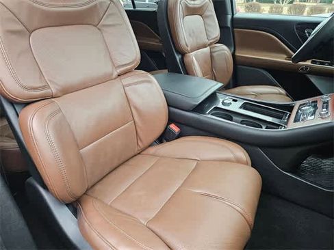 Used 2024 Lincoln Aviator Reserve w/ Equipment Group 201A image 23