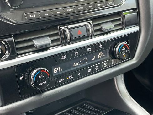 Certified 2025 Nissan Pathfinder SL AWD/4WD image 27