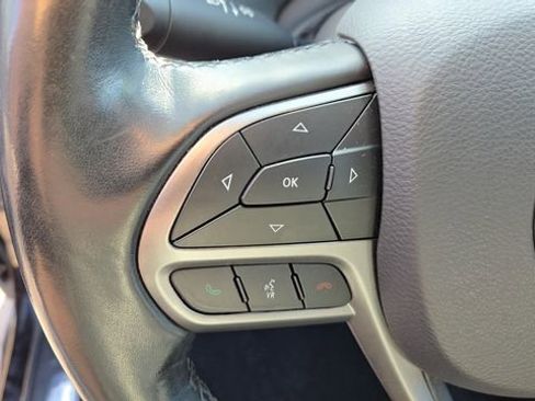 Certified 2020 Jeep Cherokee Limited image 12