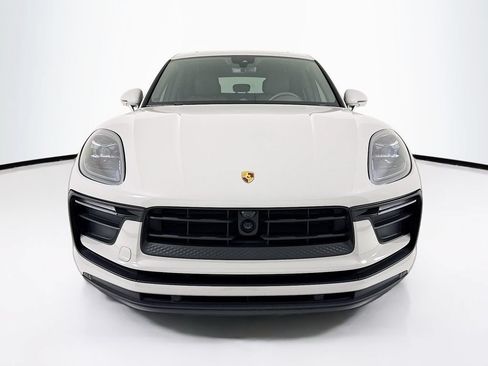 Certified 2025 Porsche Macan AWD/4WD image 6