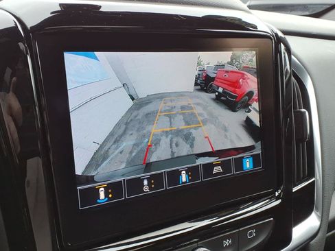 Used 2023 Chevrolet Traverse RS AWD/4WD image 11
