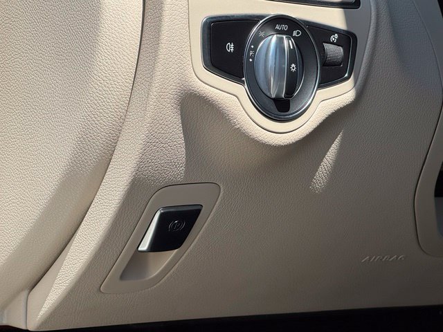 Used 2019 Mercedes-Benz C 300 4MATIC Sedan image 43