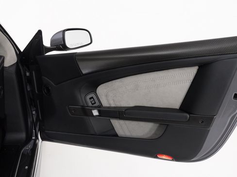 Used 2009 Aston Martin DBS Coupe RWD image 40