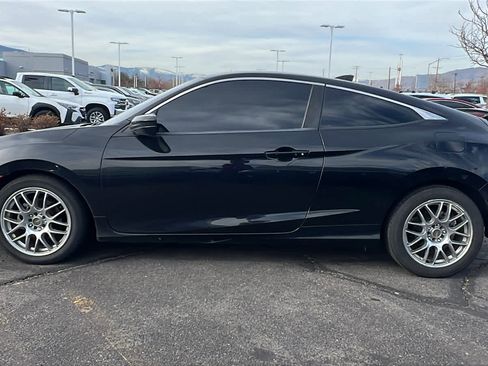 Used 2017 Honda Civic EX-L image 8