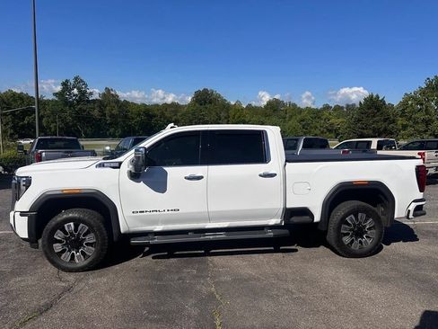 Used 2025 GMC Sierra 2500 Denali w/ Technology Package AWD/4WD image 4