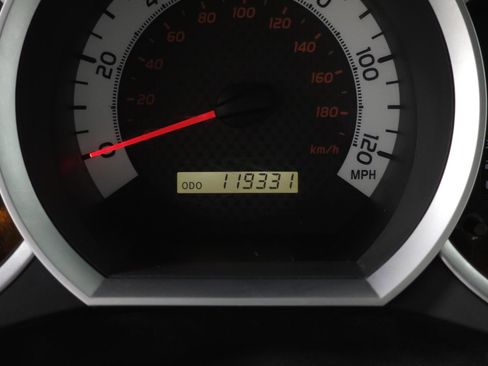 Used 2013 Toyota Tacoma 2WD Regular Cab image 16