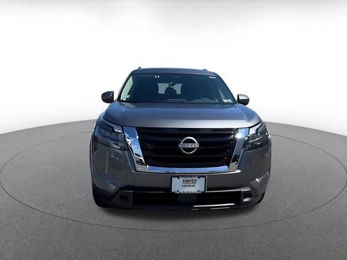 Used 2025 Nissan Pathfinder SV FWD image 5
