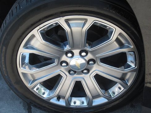 Used 2018 Chevrolet Tahoe Premier AWD/4WD image 4