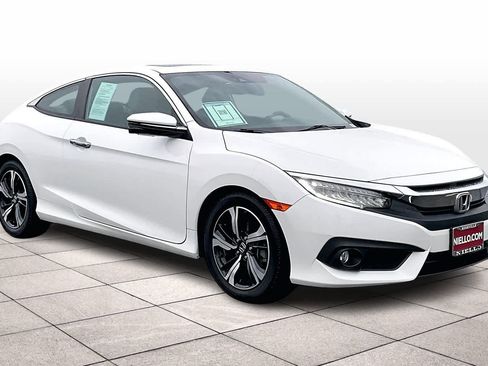 Used 2016 Honda Civic Touring image 2