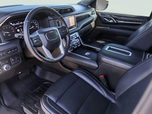 Used 2021 GMC Yukon XL Denali w/ Denali Premium Package RWD image 13